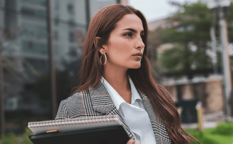 Mulheres Empreendedoras em Tempo Real: Transformando Vidas Através da Capacitação