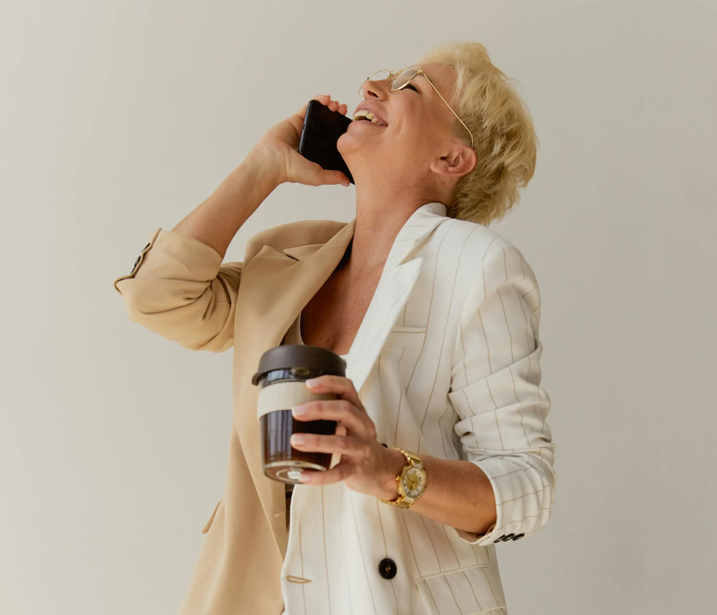 Etarismo no Brasil: por que a maturidade precisa voltar ao centro do debate público